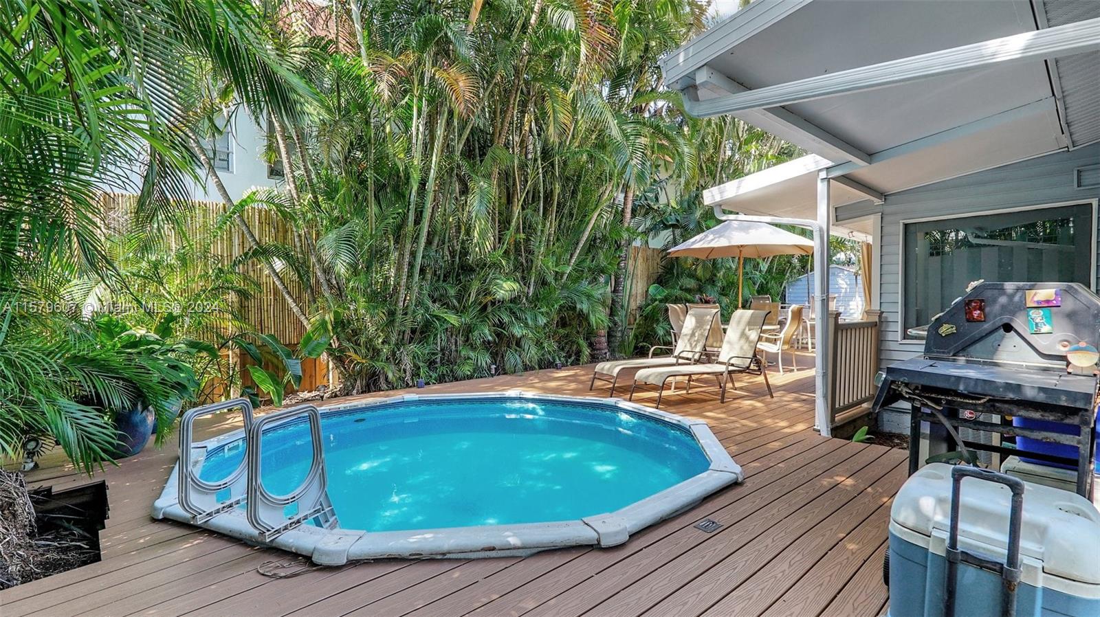 HOLLYWOOD PLACE - Residential