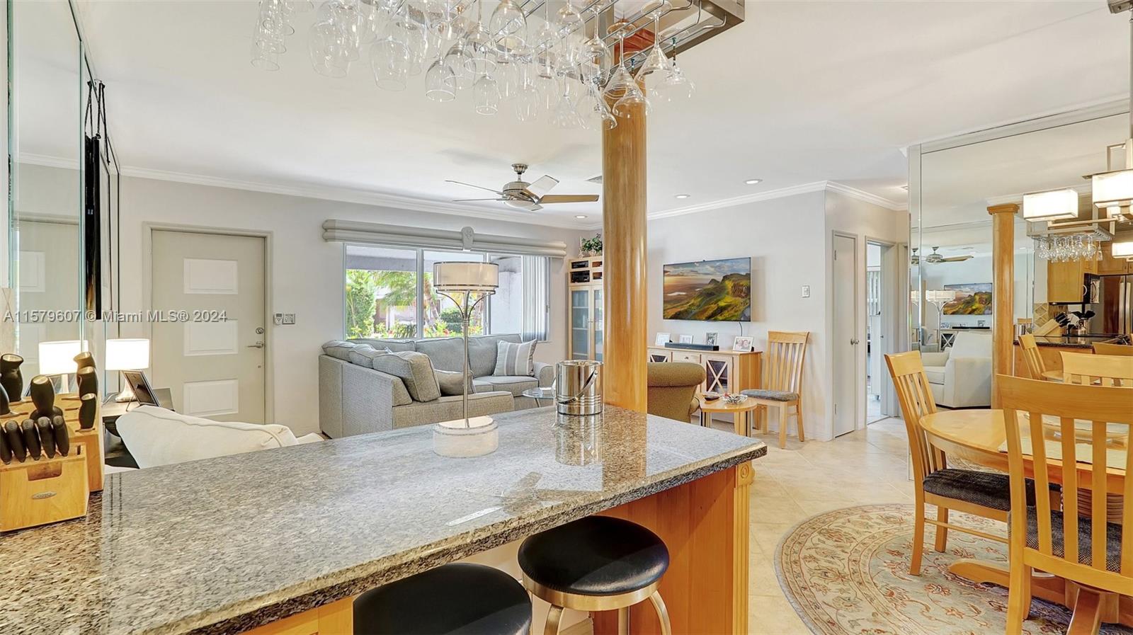 HOLLYWOOD PLACE - Residential