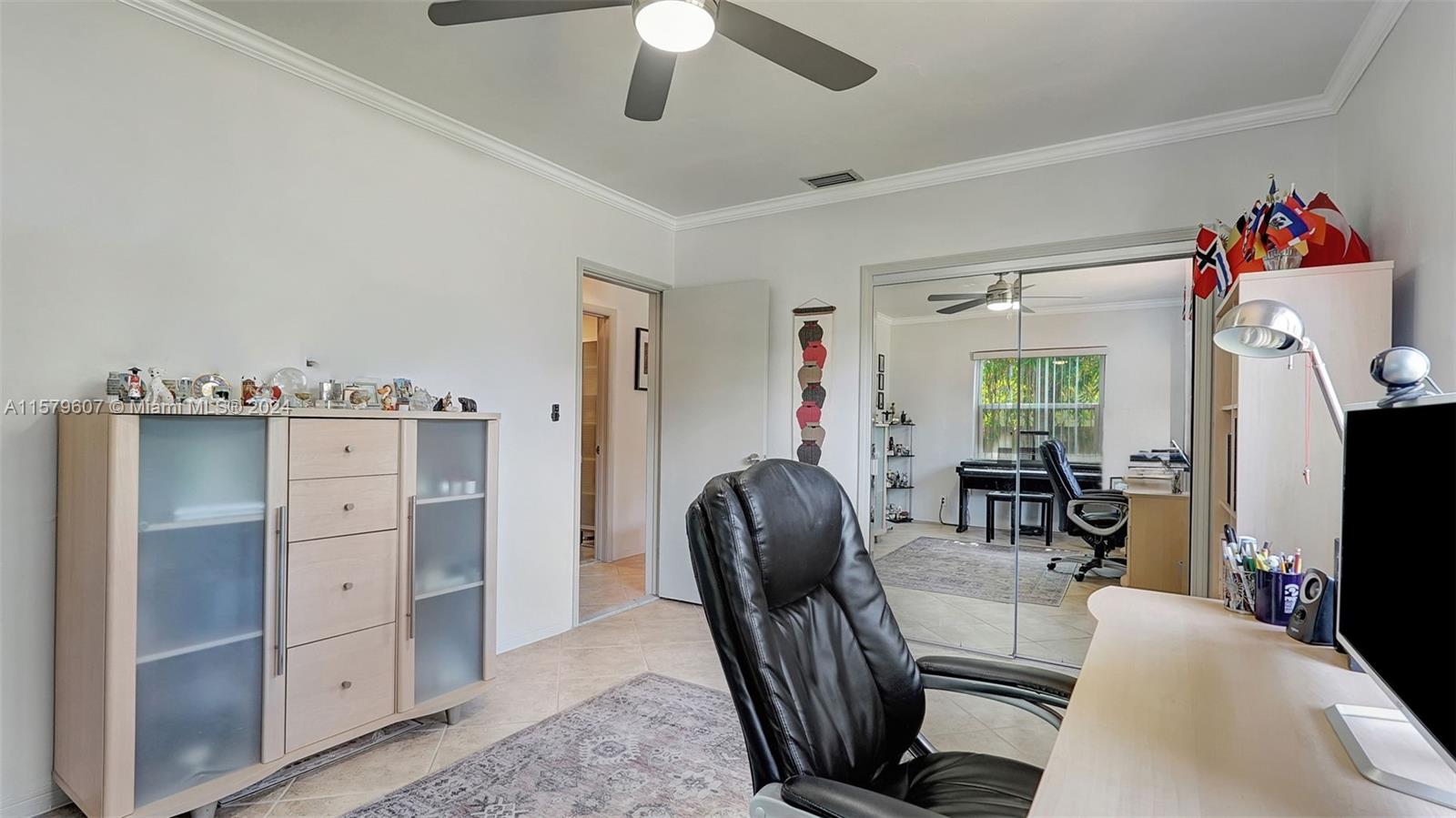 HOLLYWOOD PLACE - Residential