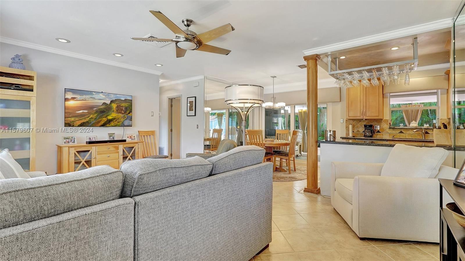 HOLLYWOOD PLACE - Residential