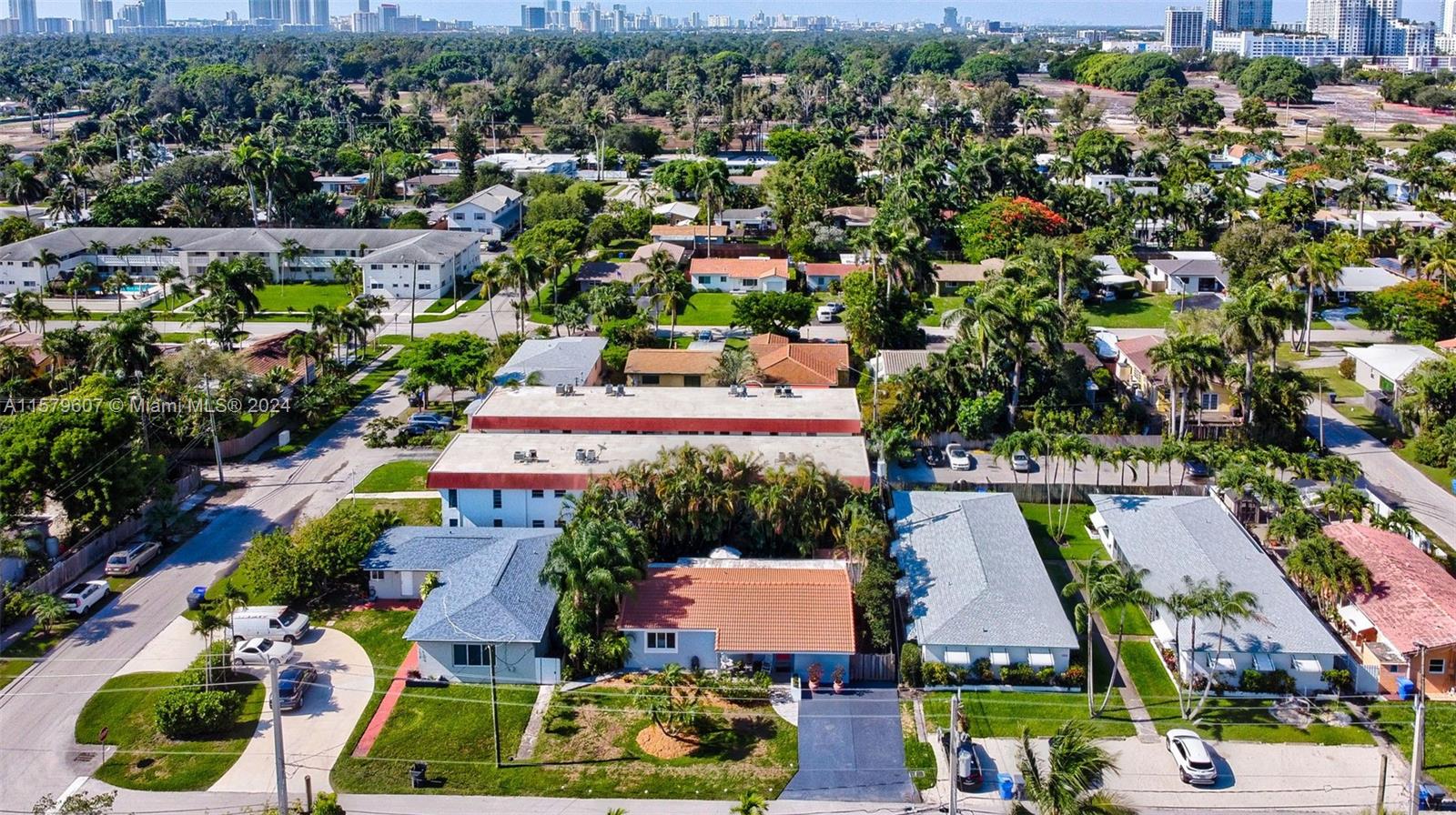 HOLLYWOOD PLACE - Residential