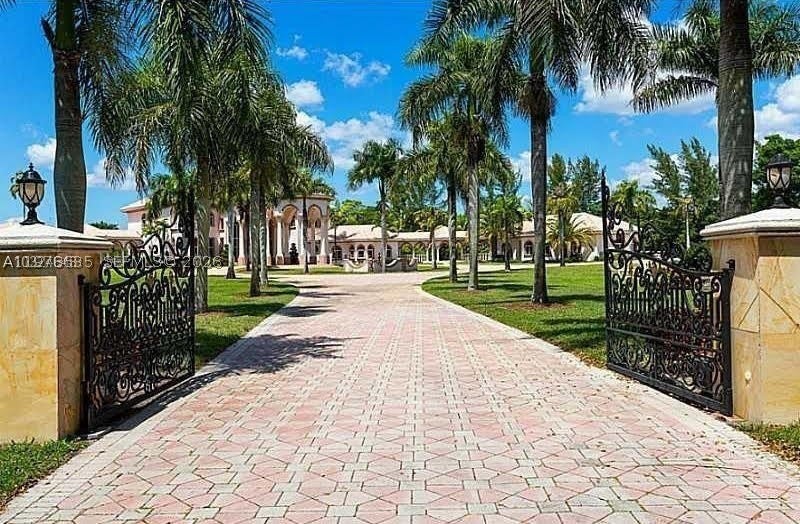 21579 Cartagena Dr