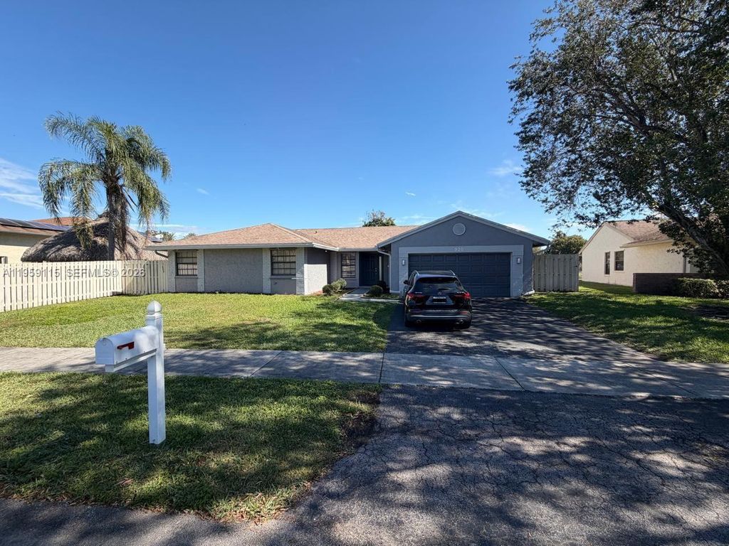 Photo of 920 Monticello Ave #920, Davie, FL 33325 (MLS # A11959115)