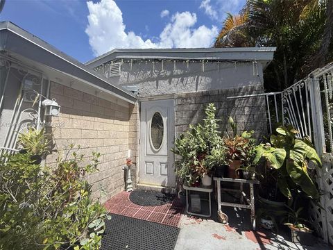 1535 NE 171st St North Miami Beach FL 33162