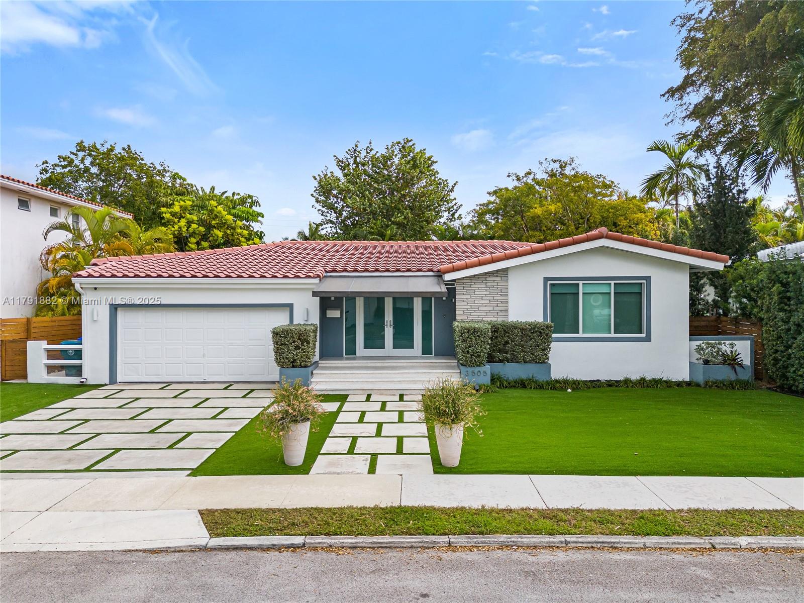 3505 Crystal View Ct 3505, Miami, Broward County, Florida - 3 Bedrooms  
2 Bathrooms - 
