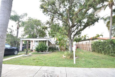 Single Family Residence in Miami FL 5871 42nd St St.jpg