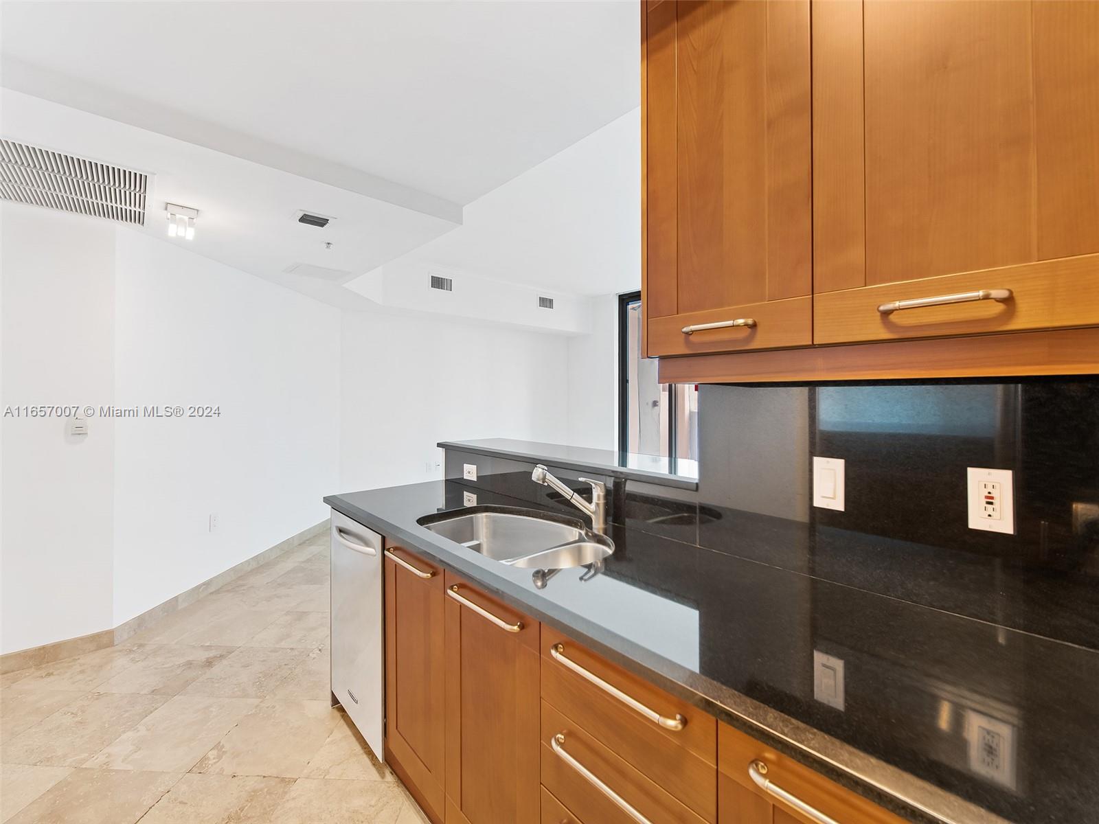 LAS OLAS RIVER HOUSE COND - Residential Lease