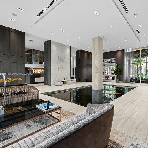 LAS OLAS RIVER HOUSE COND - Residential Lease