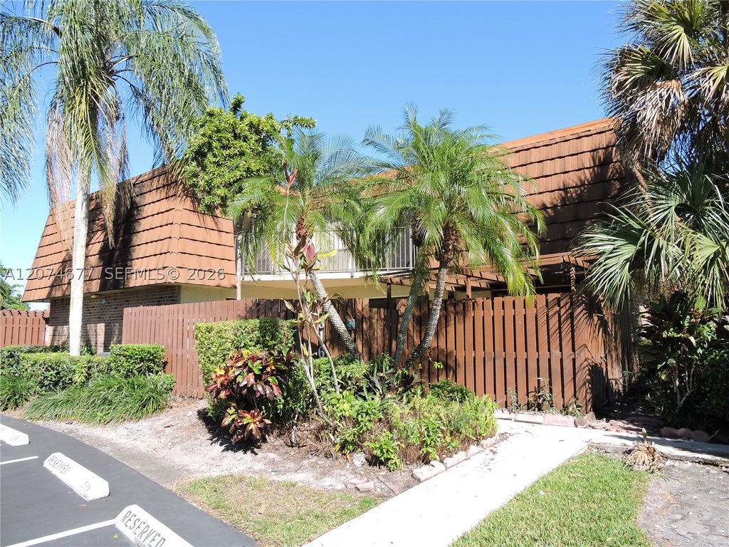Photo of 1316 SW 118th Ter #1316, Davie, FL 33325 (MLS # A12074677)