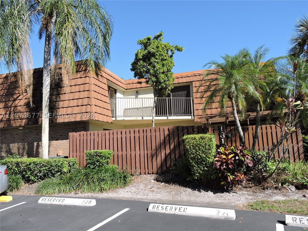 Photo of 1316 SW 118th Ter #1316, Davie, FL 33325 (MLS # A12074677)