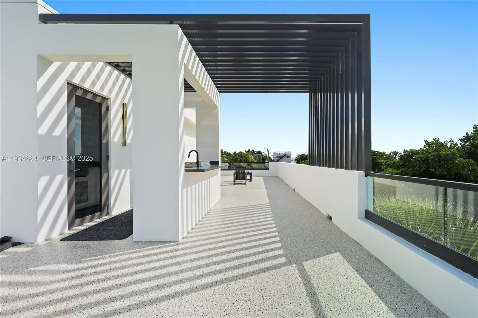 LAUDERDALE BEACH - Residential