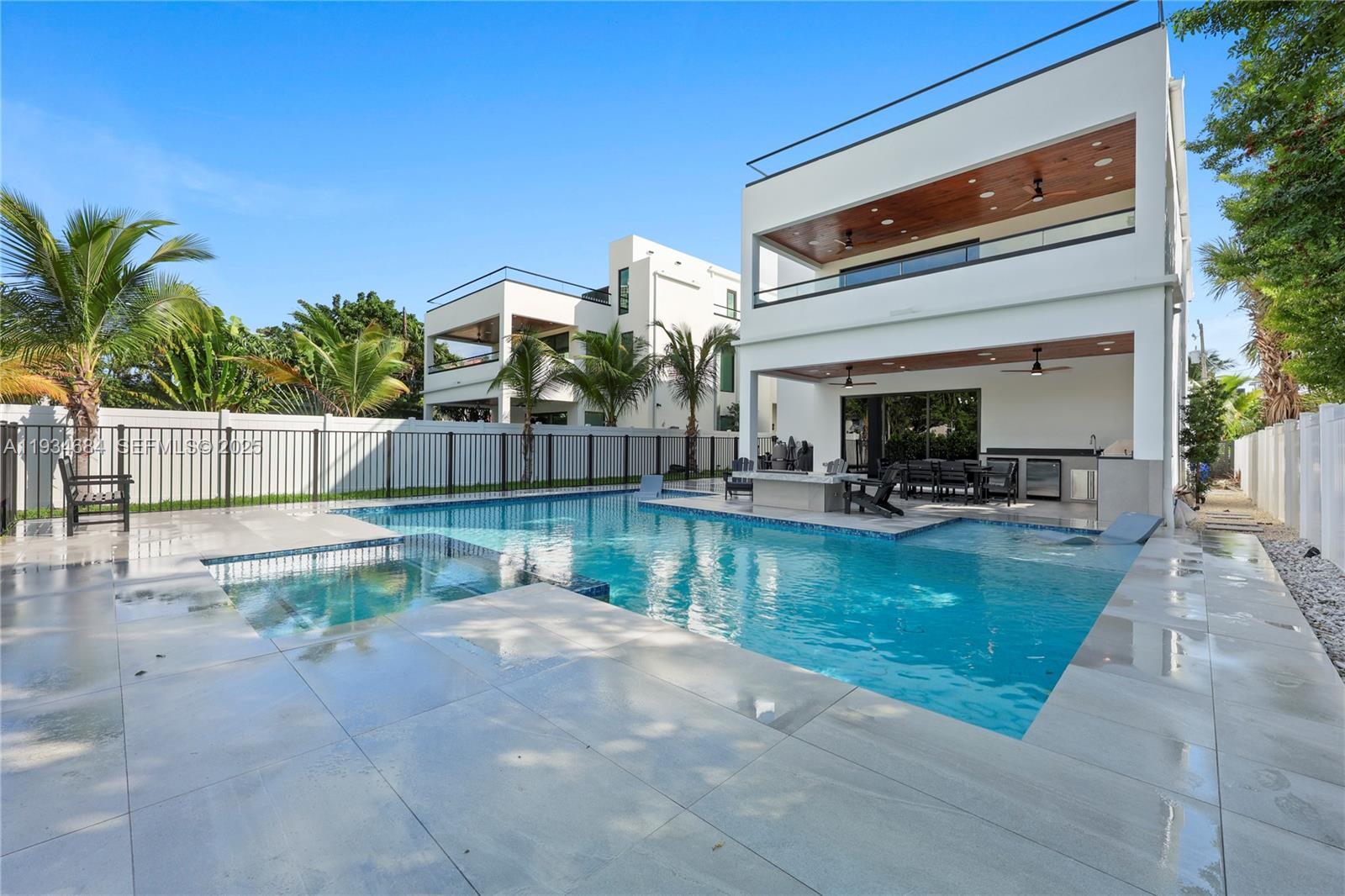 LAUDERDALE BEACH - Residential