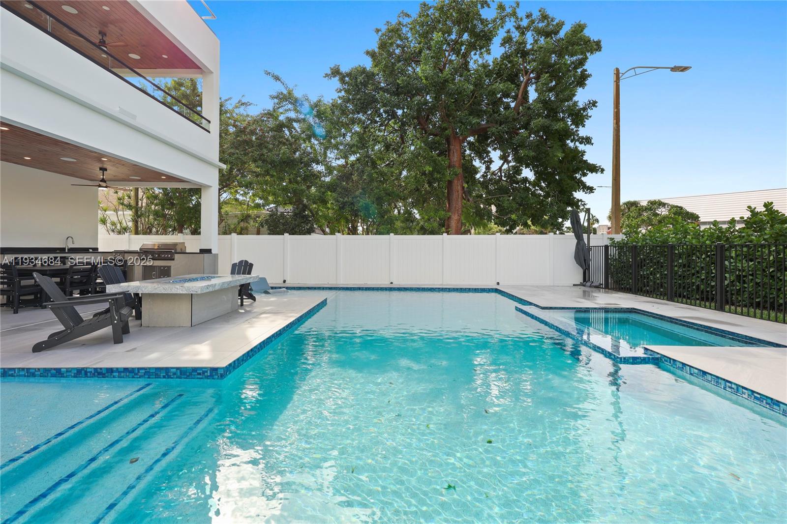 LAUDERDALE BEACH - Residential