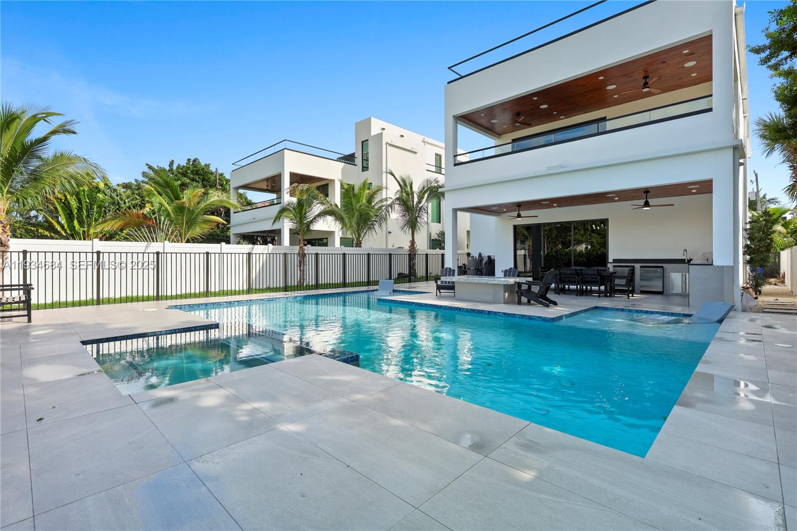 LAUDERDALE BEACH - Residential