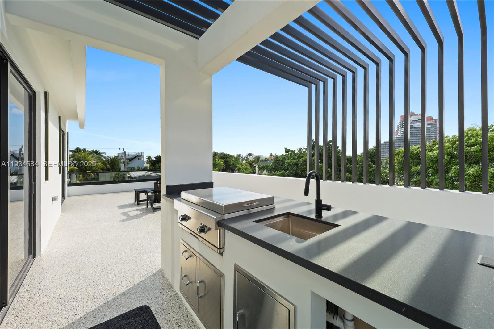 LAUDERDALE BEACH - Residential