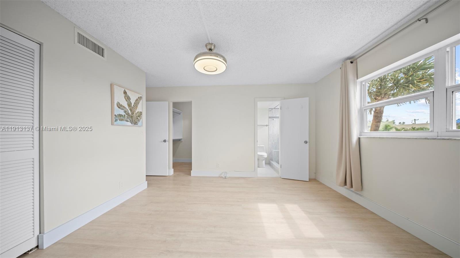 HAMPTON GARDENS 1 CONDO - Residential