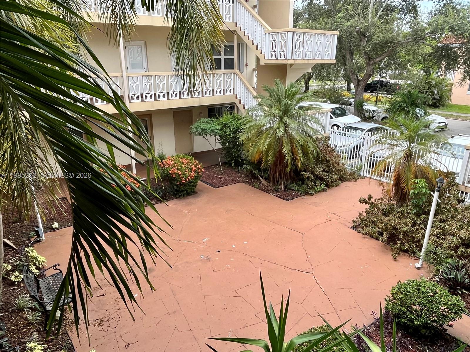 HAMPTON COURT CONDO - Residential Lease