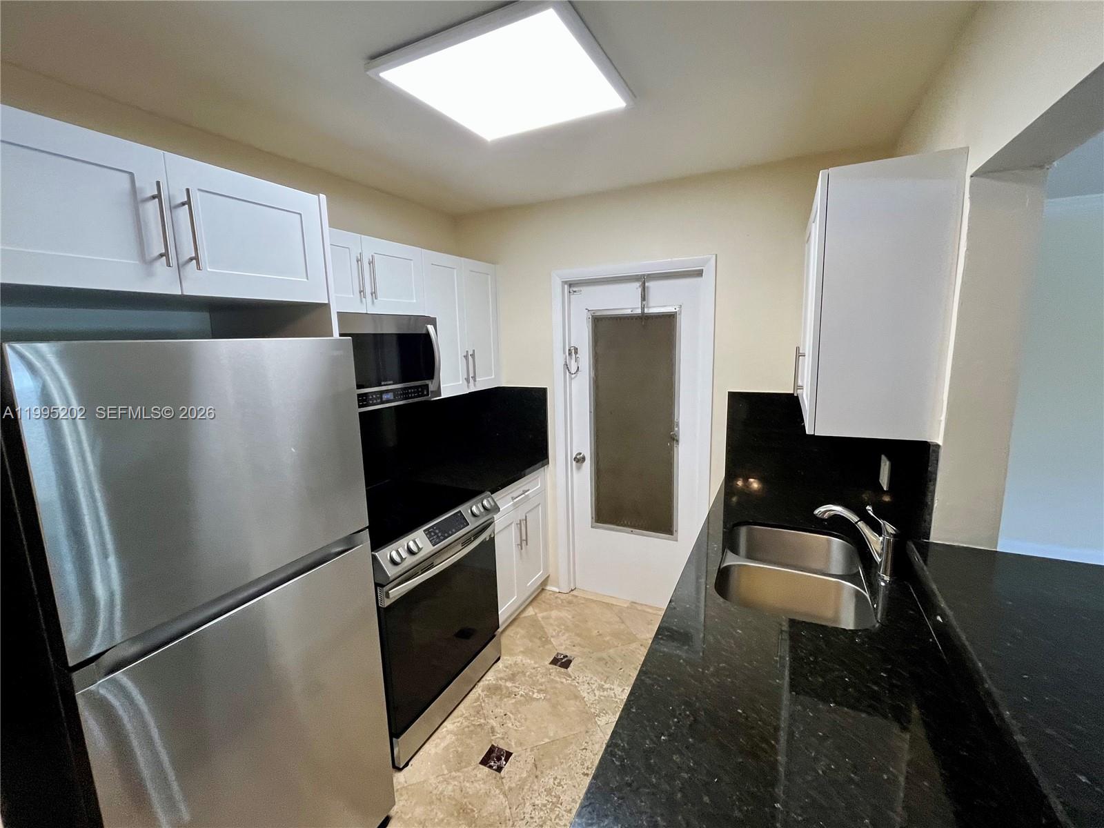 HAMPTON COURT CONDO - Residential Lease