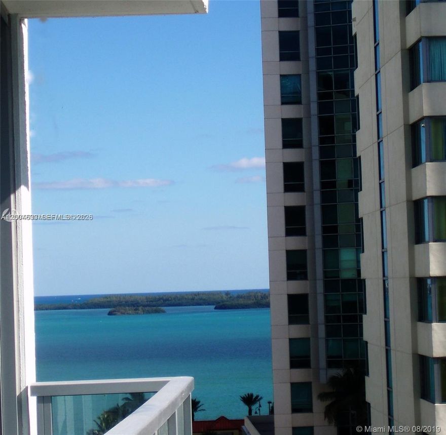 Stylish Studio in the Heart of Brickell – Walk Everywhere!
Live steps from Mary Brickell Village and Brickell City Centre in this beautifully upgraded studio. Featuring elegant marble floors, a sleek marble bathroom, in-unit washer & dryer, and a modern kitchen with granite countertops and stainless steel appliances.
Enjoy your private balcony with stunning bay and city views along iconic Brickell Avenue—perfect for professionals seeking a vibrant urban lifestyle.
This smart building offers top-tier amenities, including a professional concierge and a state-of-the-art virtual golf room.
Prime location, modern finishes, and unbeatable convenience—schedule your showing today!