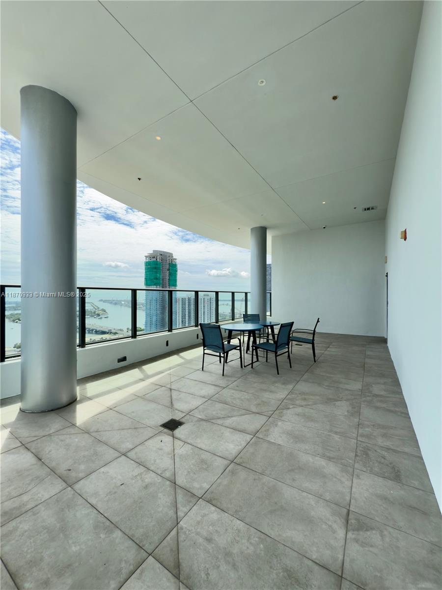 CANVAS CONDO - Residential Lease