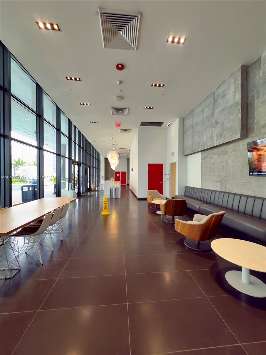 CANVAS CONDO - Residential Lease