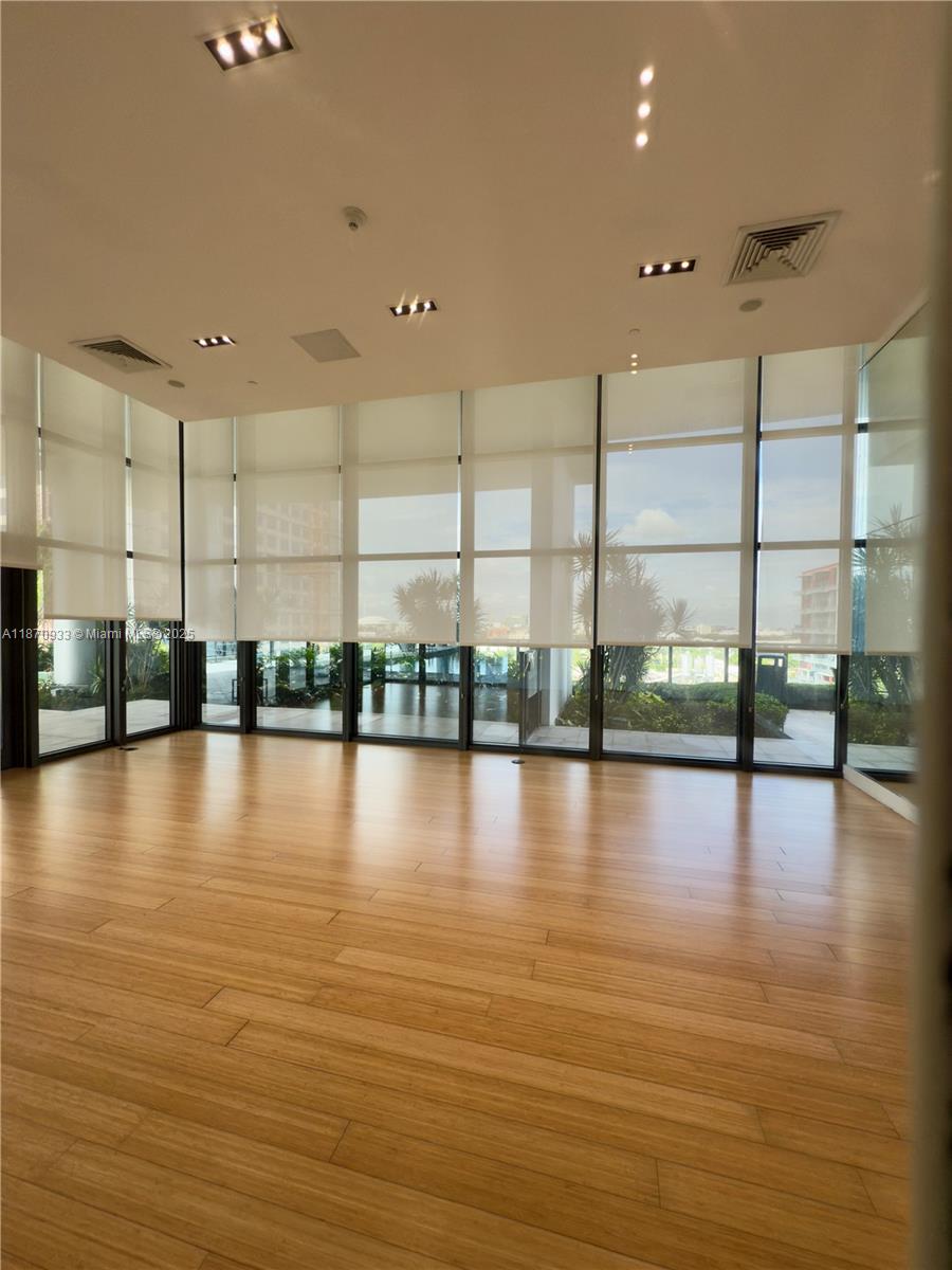 CANVAS CONDO - Residential Lease