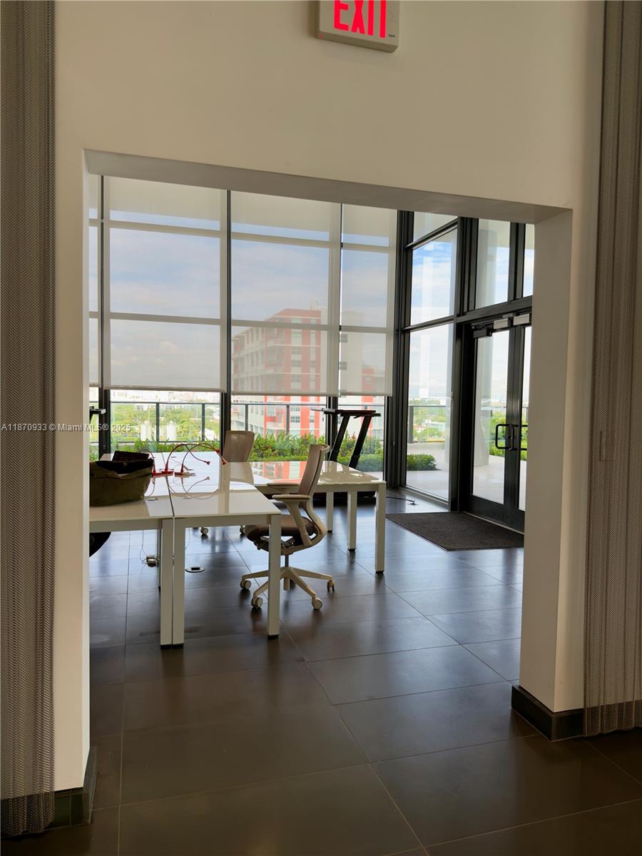 CANVAS CONDO - Residential Lease