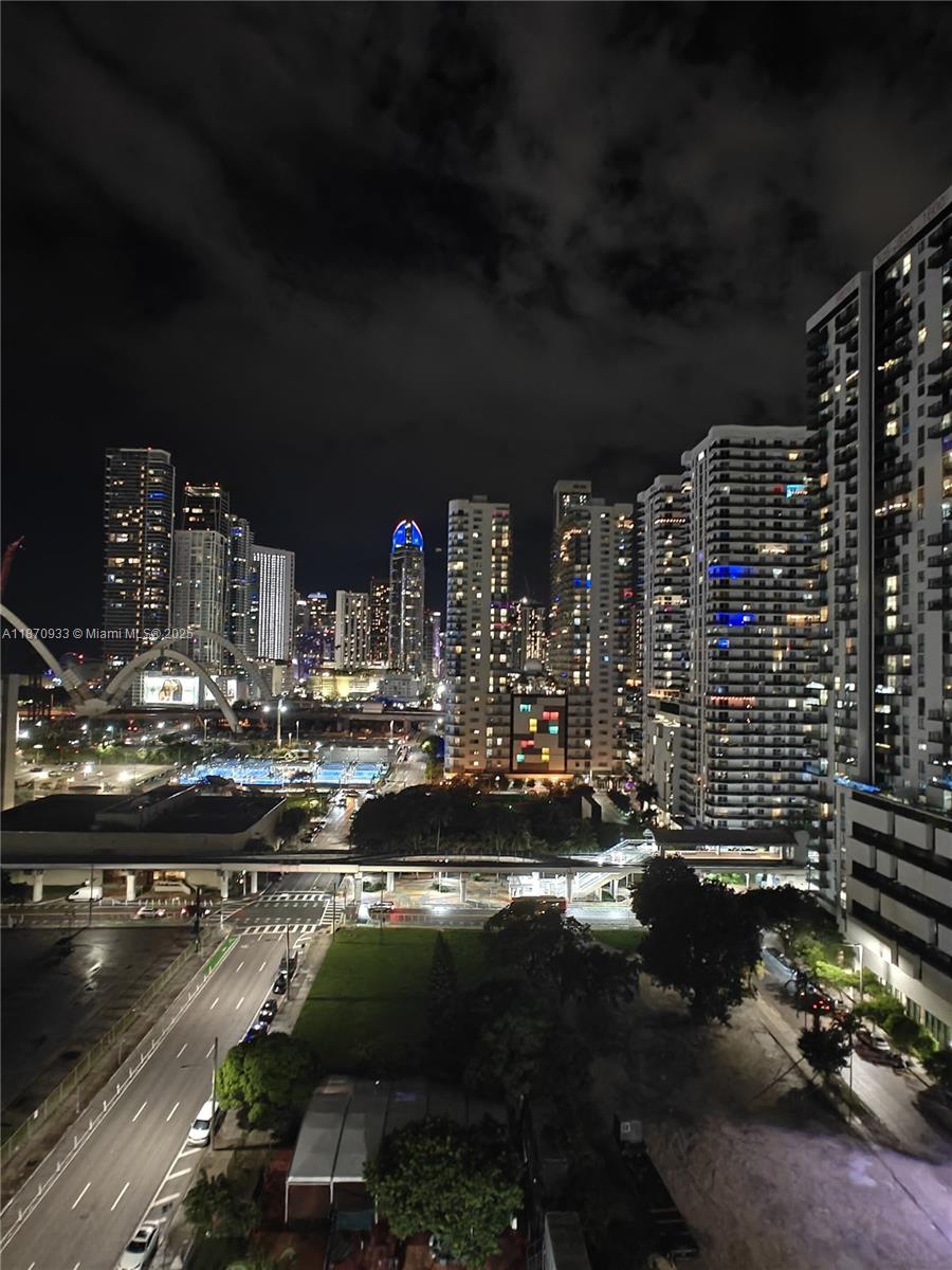 CANVAS CONDO - Residential Lease