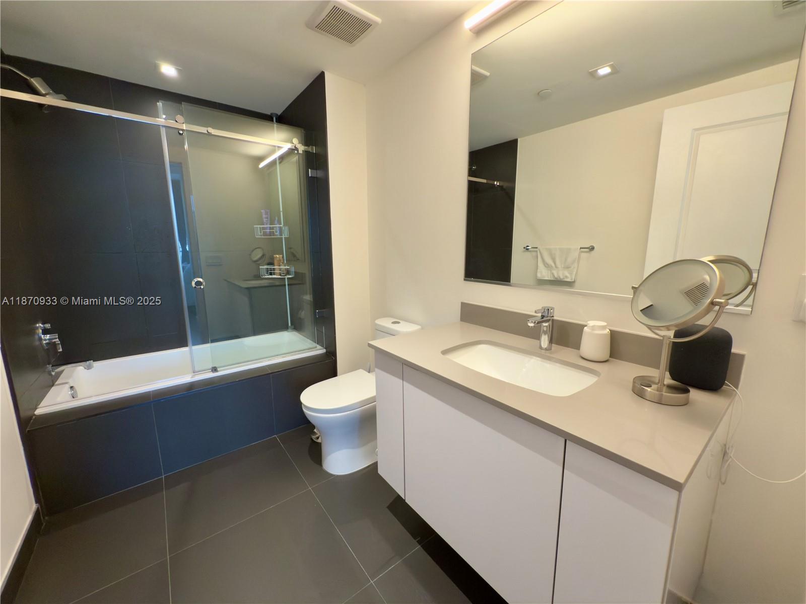 CANVAS CONDO - Residential Lease