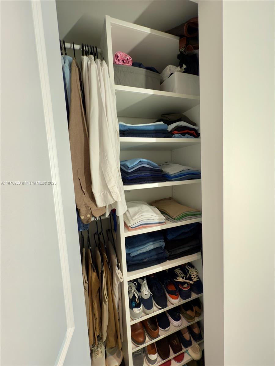 CANVAS CONDO - Residential Lease