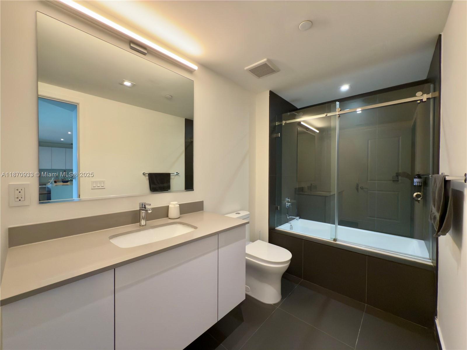 CANVAS CONDO - Residential Lease