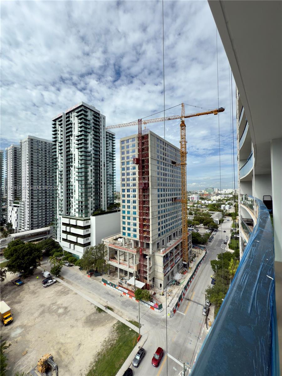 CANVAS CONDO - Residential Lease