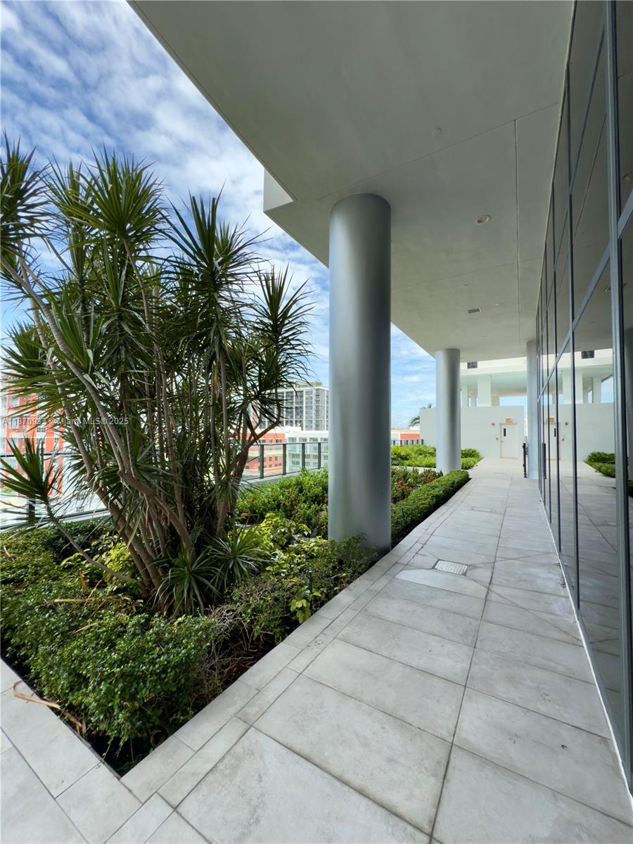 CANVAS CONDO - Residential Lease