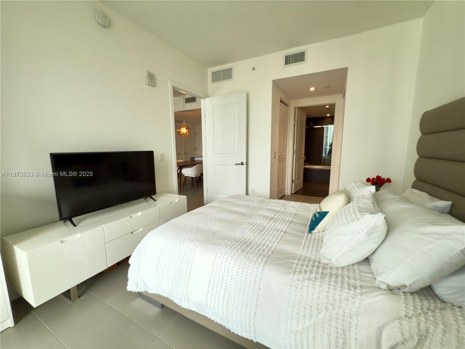 CANVAS CONDO - Residential Lease