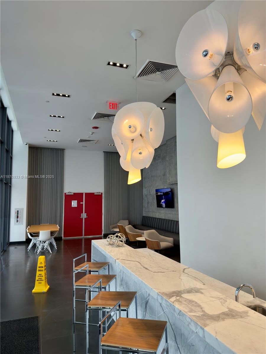 CANVAS CONDO - Residential Lease