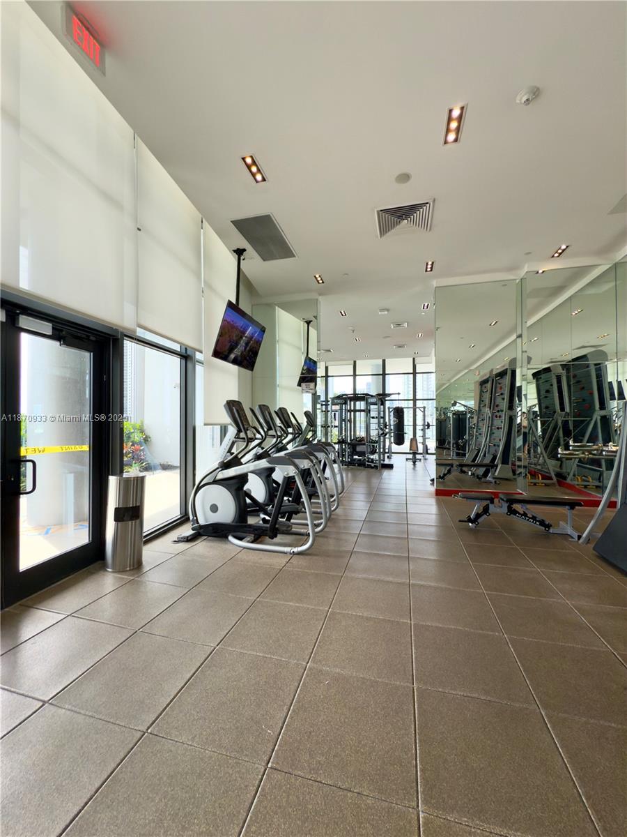 CANVAS CONDO - Residential Lease