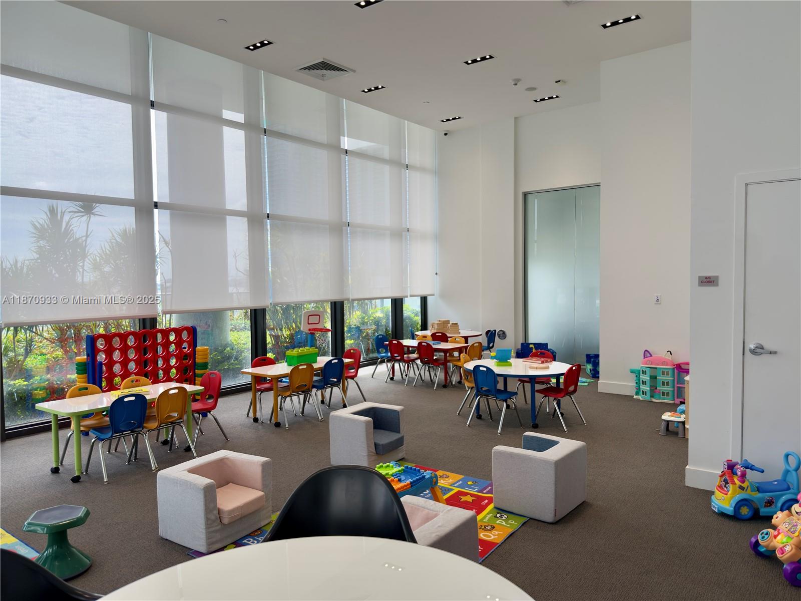 CANVAS CONDO - Residential Lease