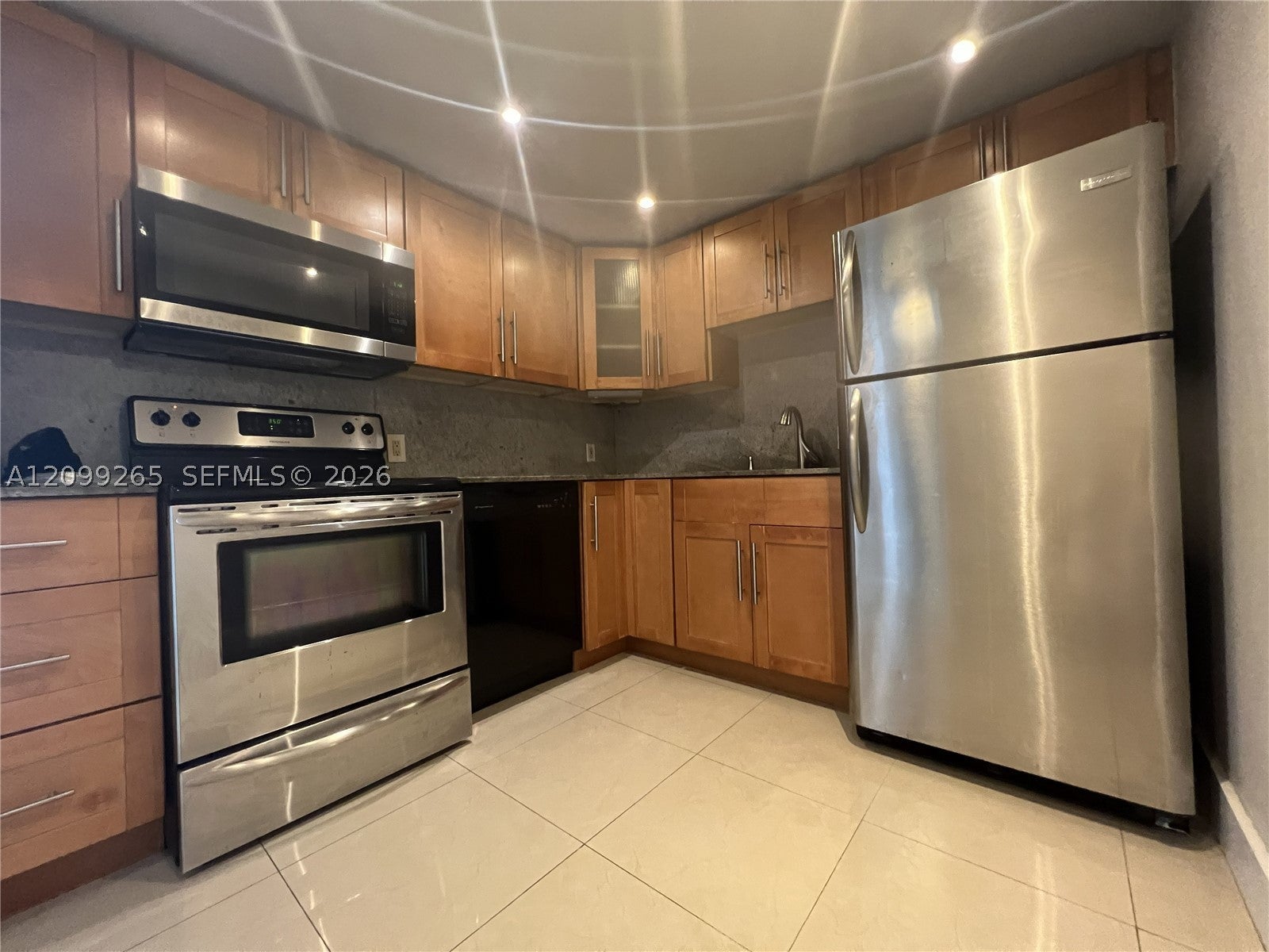 100 Bayview Dr 2012