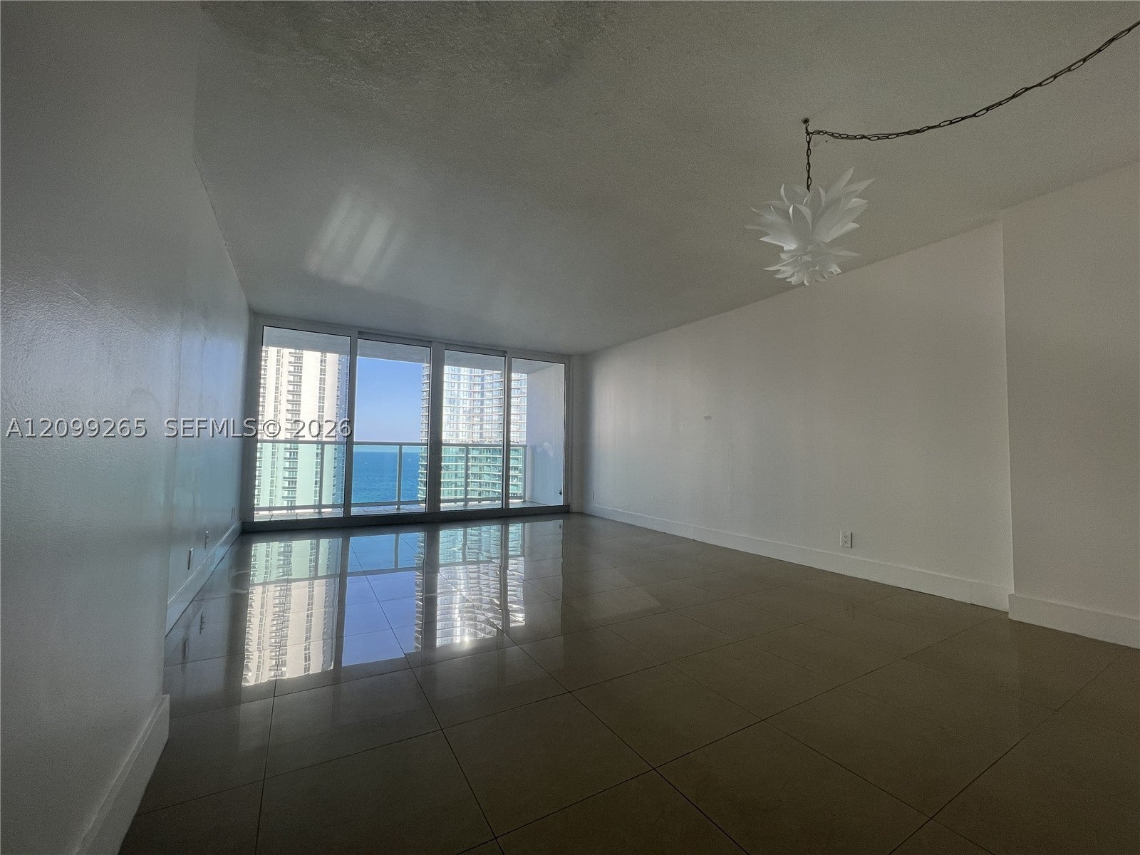100 Bayview Dr 2012