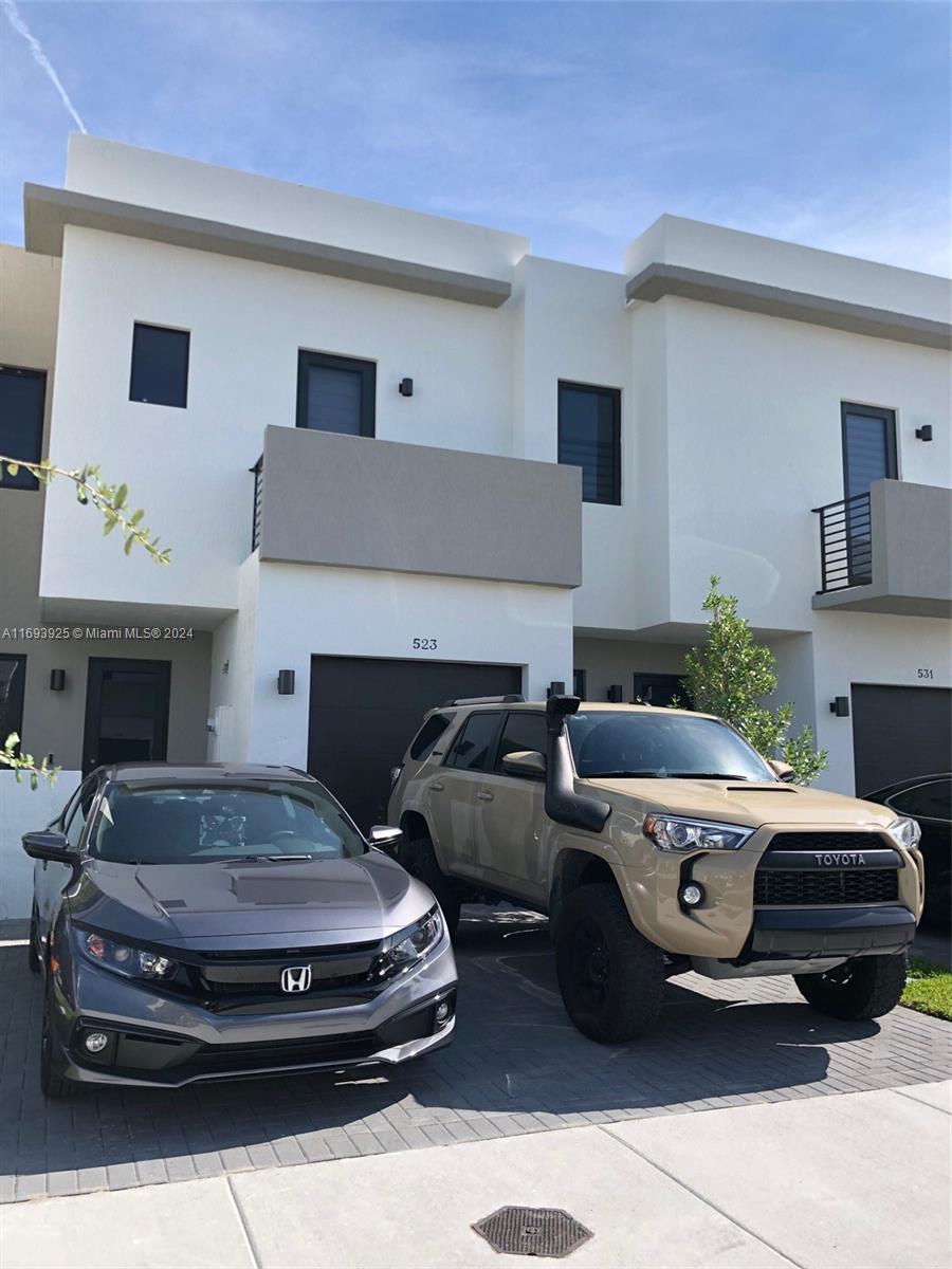 Property for Sale at Address Not Disclosed, Miami, Broward County, Florida - Bedrooms: 3 
Bathrooms: 4  - $685,000