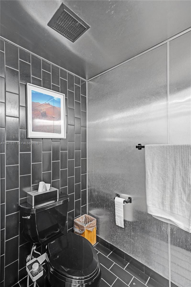 LA MIRAGE OF HARBOR VILG - Residential