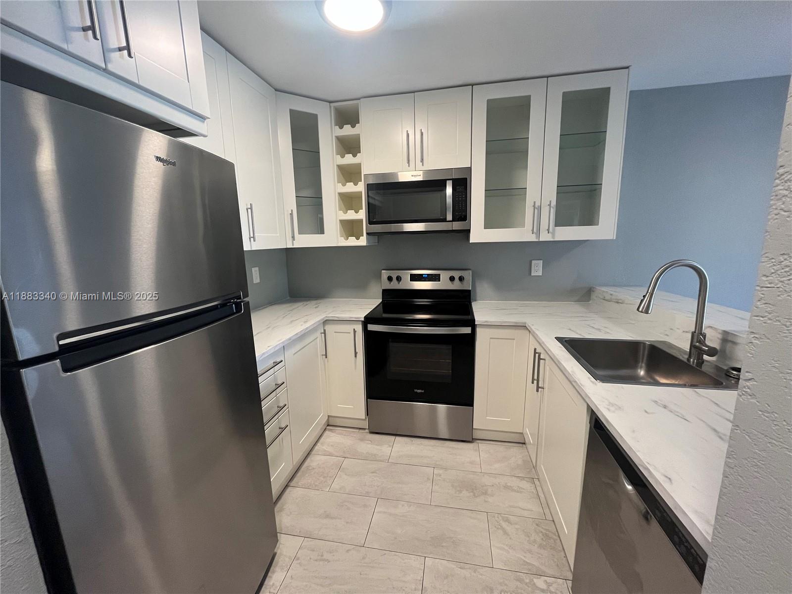 FONTAINEBLEAU GARDENS CON - Residential Lease
