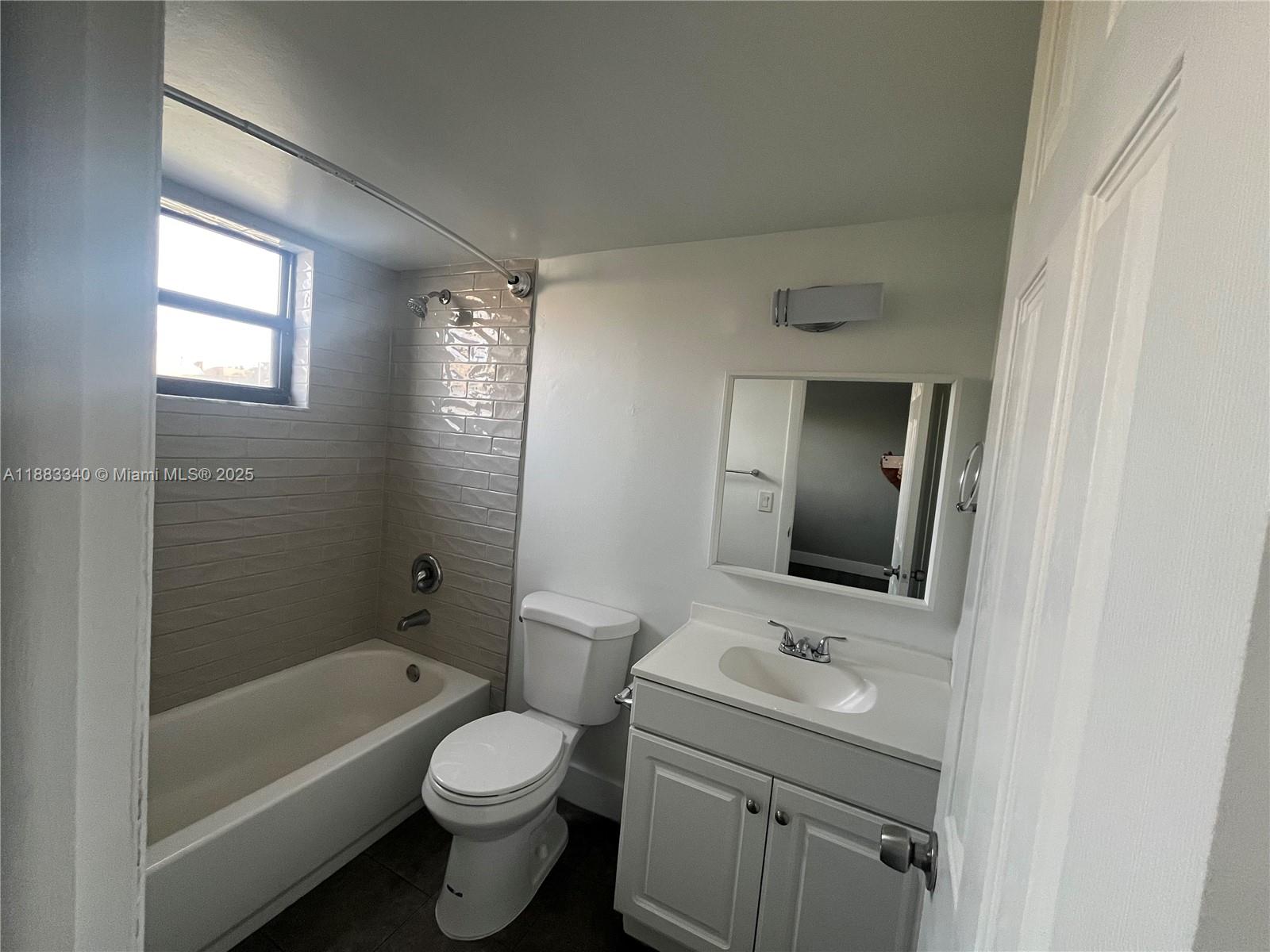 FONTAINEBLEAU GARDENS CON - Residential Lease