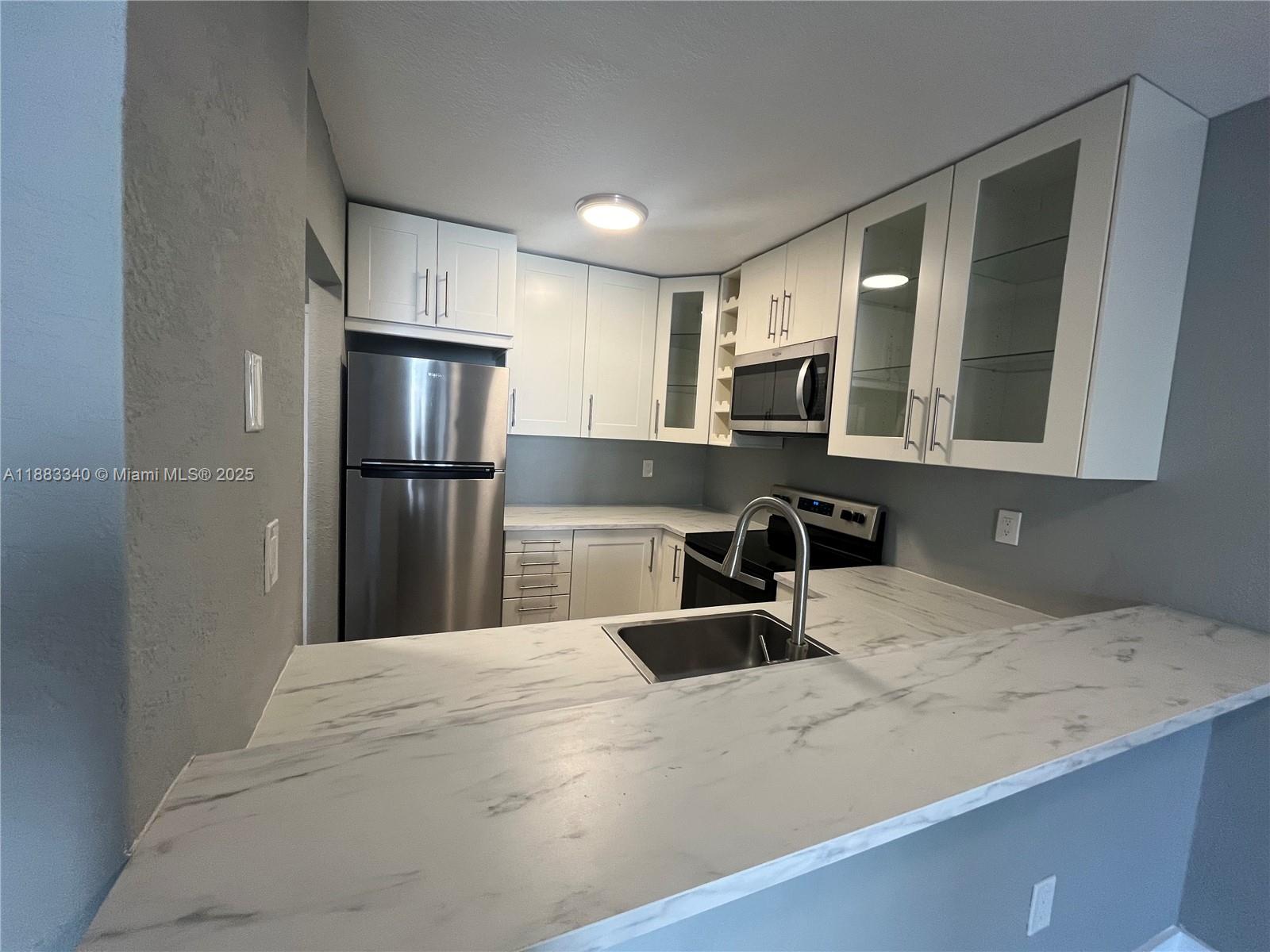 FONTAINEBLEAU GARDENS CON - Residential Lease