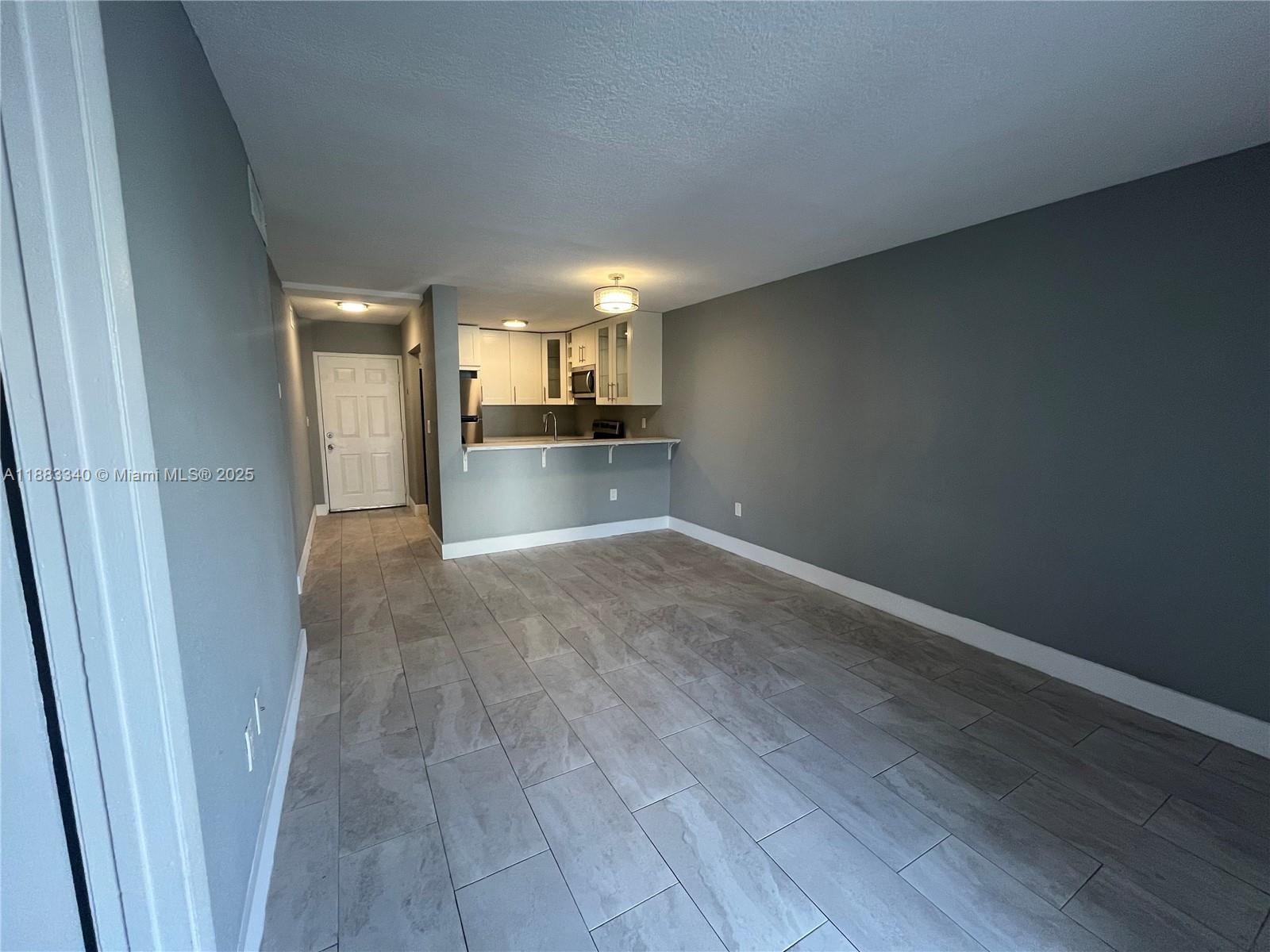 FONTAINEBLEAU GARDENS CON - Residential Lease