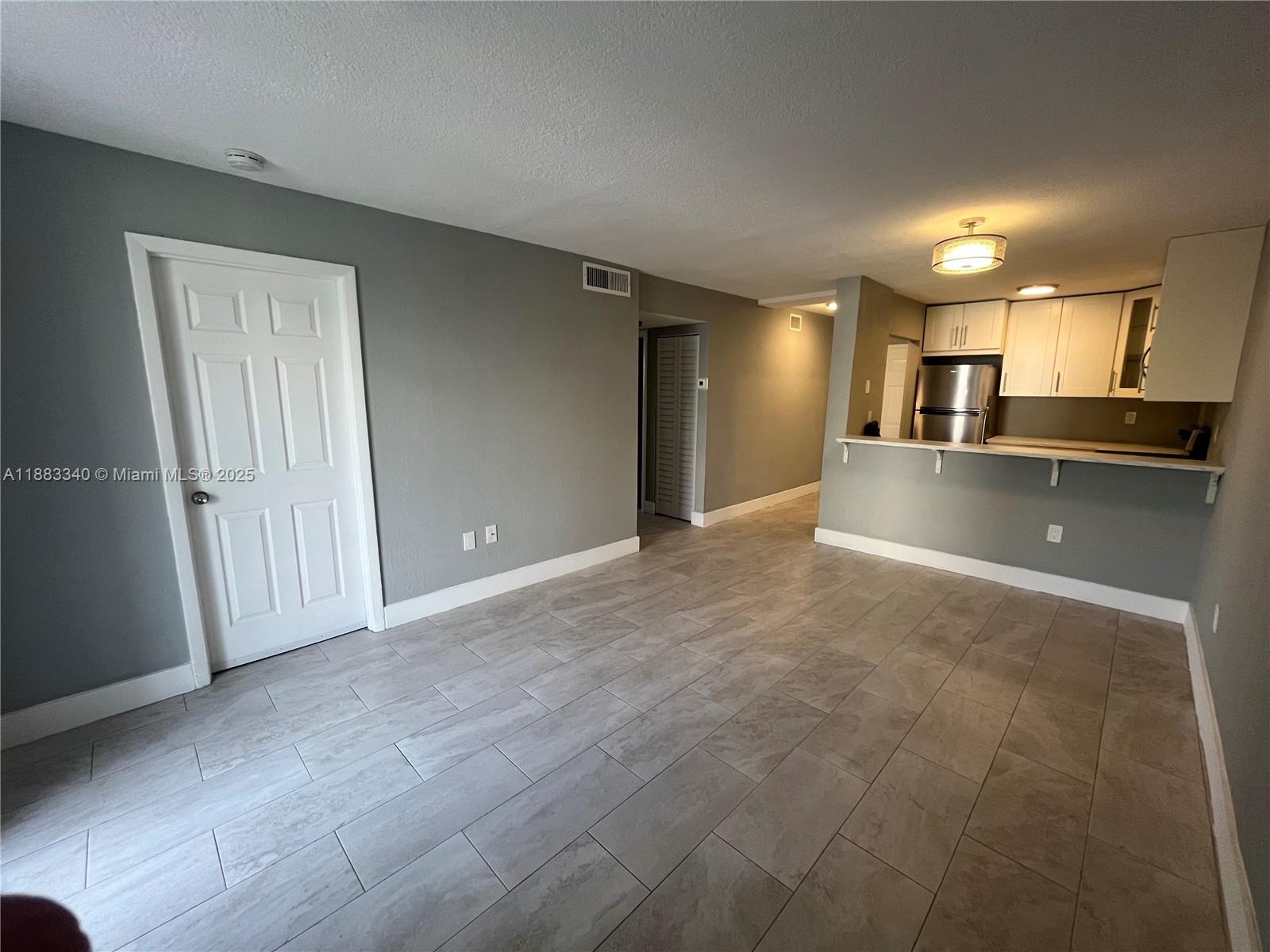 FONTAINEBLEAU GARDENS CON - Residential Lease