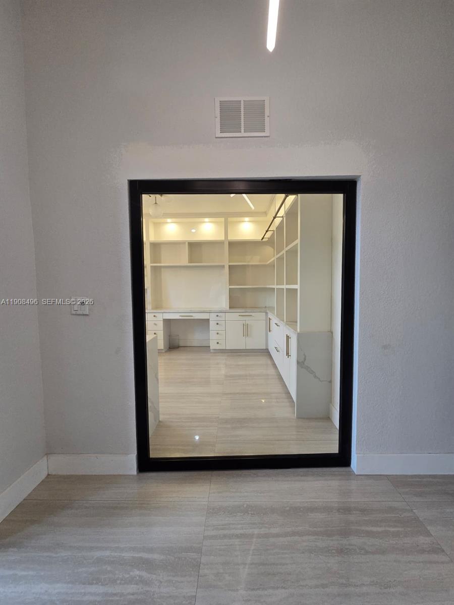 ESTATE MANSIONS 1ST ADDN - Residential