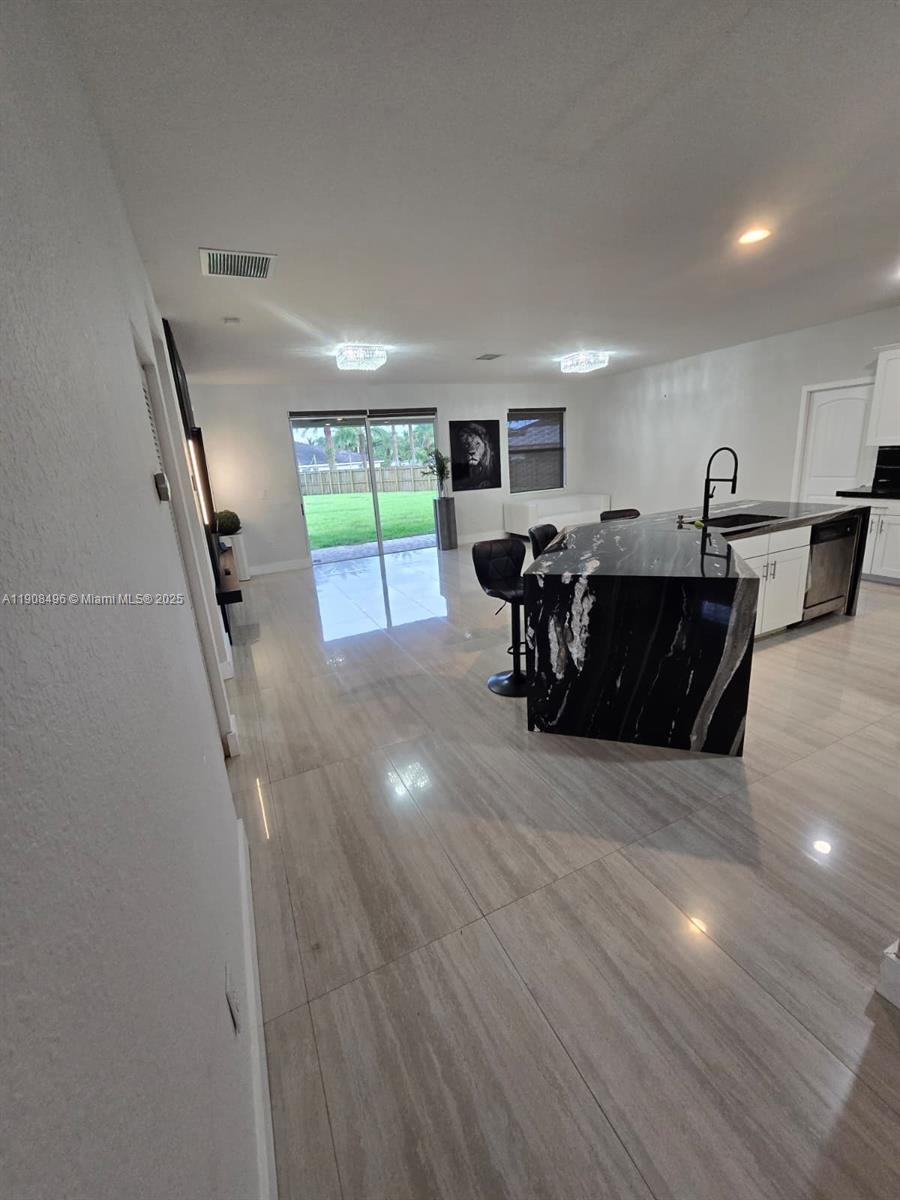 ESTATE MANSIONS 1ST ADDN - Residential