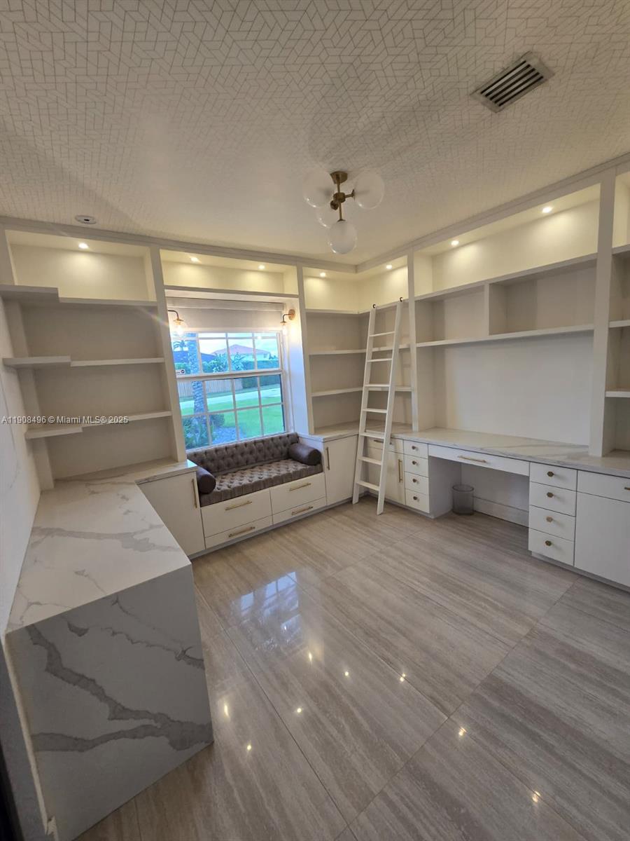 ESTATE MANSIONS 1ST ADDN - Residential