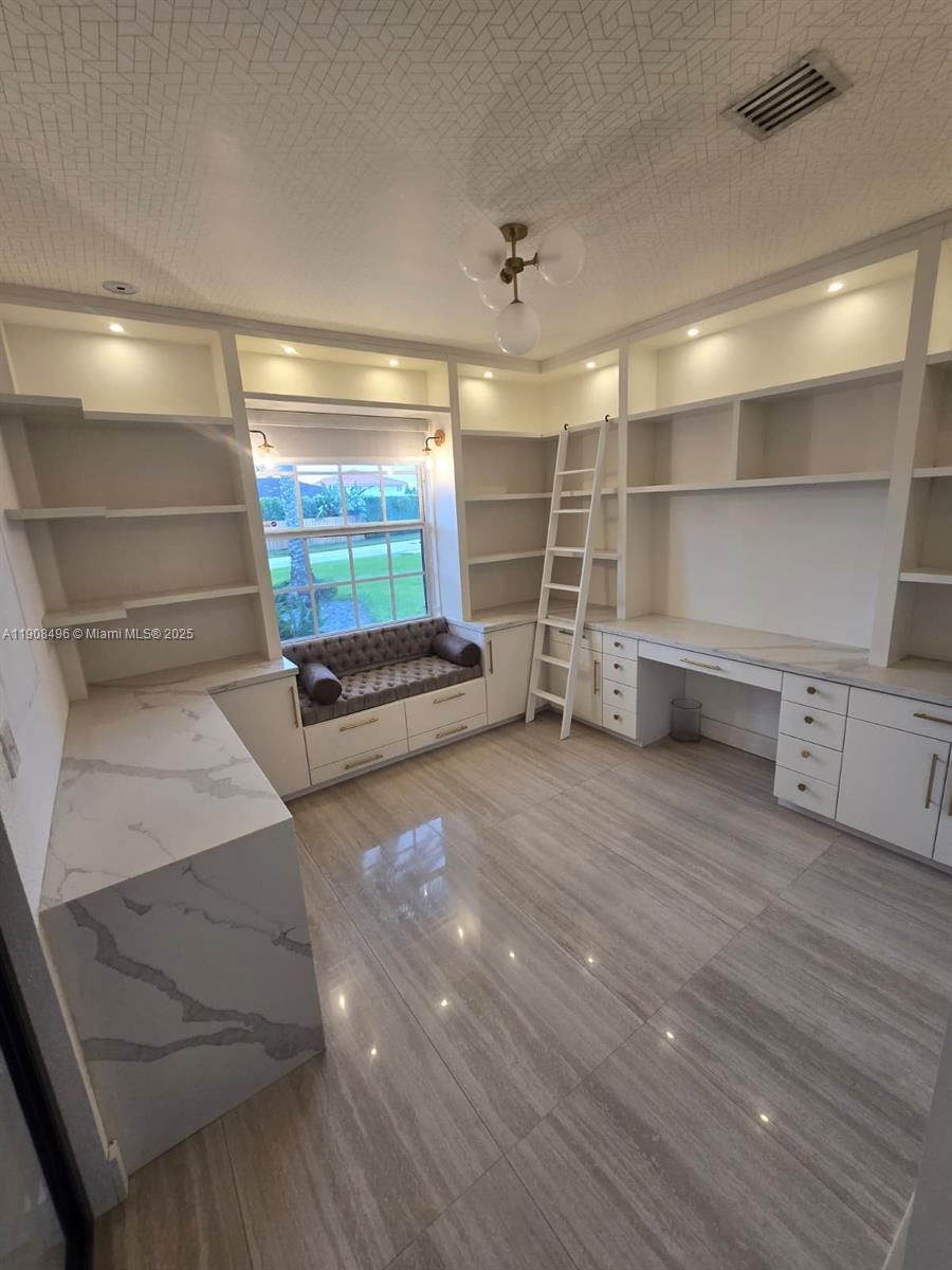 ESTATE MANSIONS 1ST ADDN - Residential